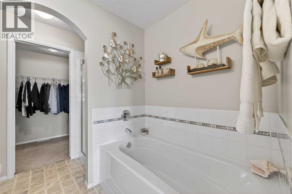 210 West Creek Bay, Chestermere, Alberta  T1X 1P6 - Photo 27 - A2297422