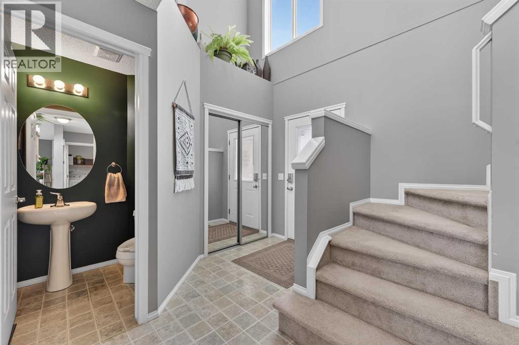 210 West Creek Bay, Chestermere, Alberta  T1X 1P6 - Photo 4 - A2297422