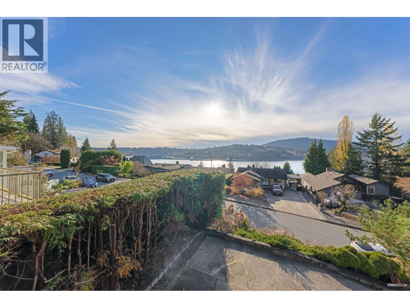 3 Crawford Bay, Port Moody, British Columbia  V3H 3N3 - Photo 30 - R3093703