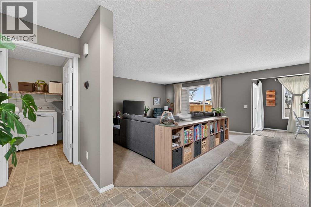 210 West Creek Bay, Chestermere, Alberta  T1X 1P6 - Photo 6 - A2297422