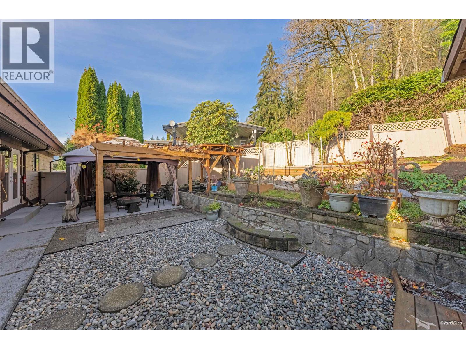 3 Crawford Bay, Port Moody, British Columbia  V3H 3N3 - Photo 19 - R3093703