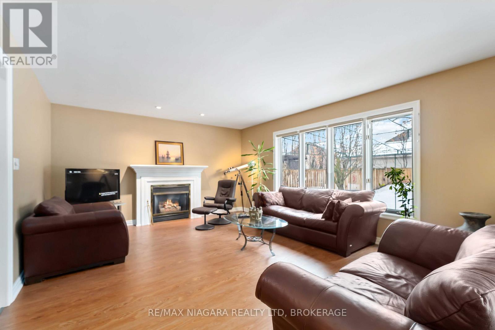 7874 Bishop Avenue, Niagara Falls, Ontario  L2H 3C6 - Photo 5 - X12784940