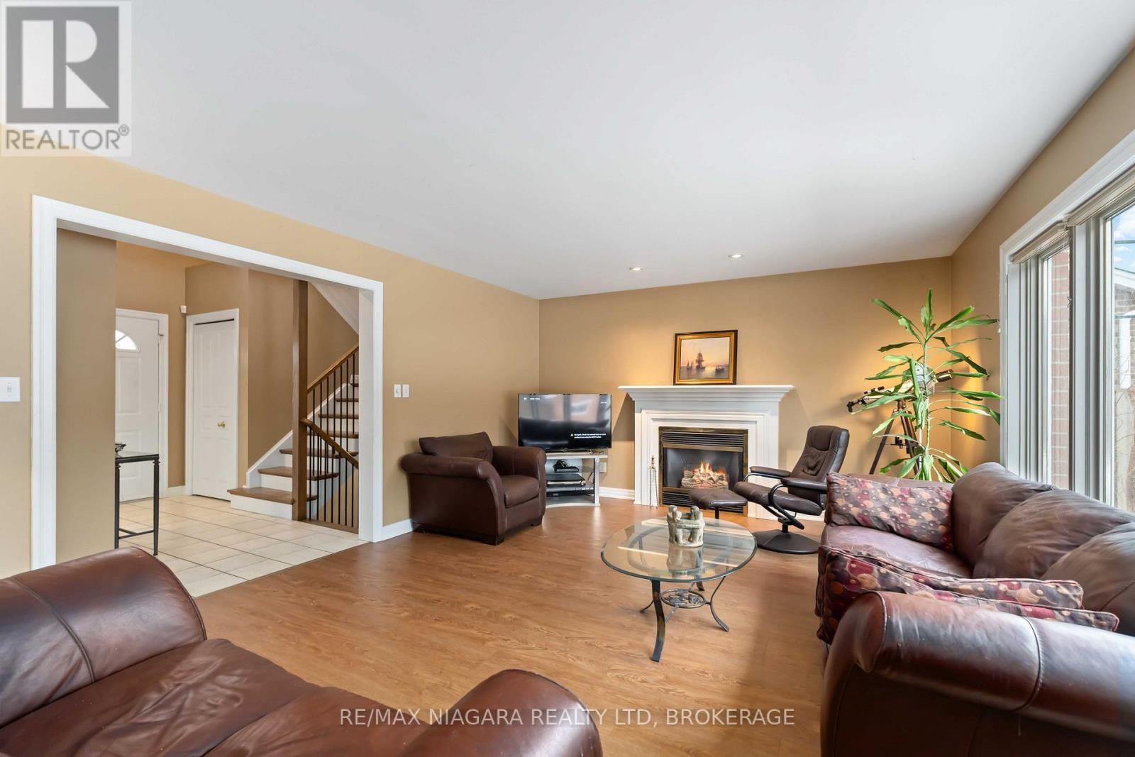 7874 Bishop Avenue, Niagara Falls, Ontario  L2H 3C6 - Photo 6 - X12784940