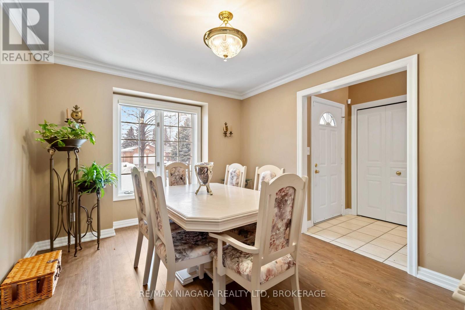 7874 Bishop Avenue, Niagara Falls, Ontario  L2H 3C6 - Photo 3 - X12784940