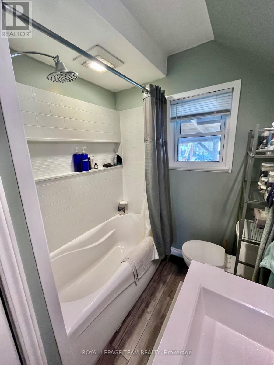 260 Jordan Avenue, Renfrew, Ontario  K7V 2R2 - Photo 16 - X12955642