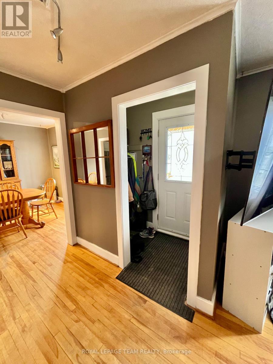 260 Jordan Avenue, Renfrew, Ontario  K7V 2R2 - Photo 6 - X12955642