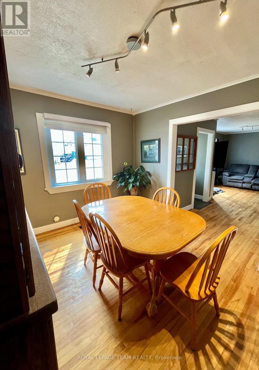 260 Jordan Avenue, Renfrew, Ontario  K7V 2R2 - Photo 8 - X12955642