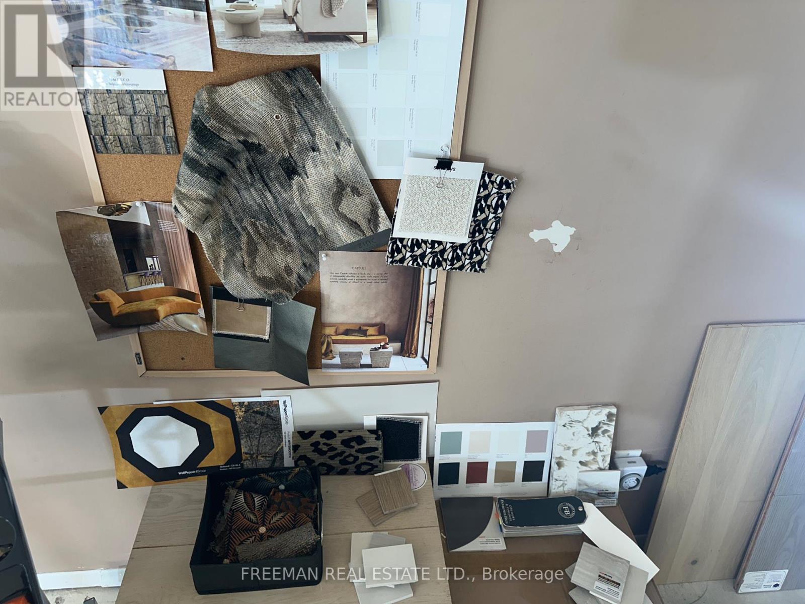 2405 - 633 Bay Street, Toronto, Ontario  M5G 2G4 - Photo 40 - C12953544