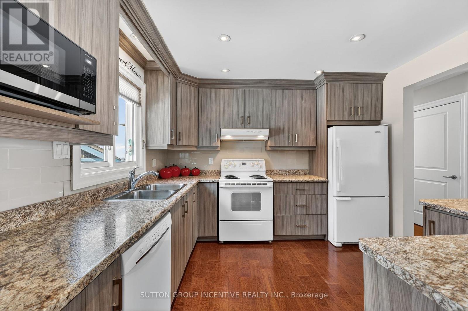 230 Edgehill Drive, Barrie, Ontario  L4N 7X1 - Photo 7 - S12846062