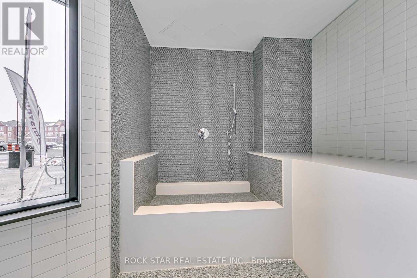 601 - 395 Dundas Street W, Oakville, Ontario  L6M 5R8 - Photo 27 - W12758844