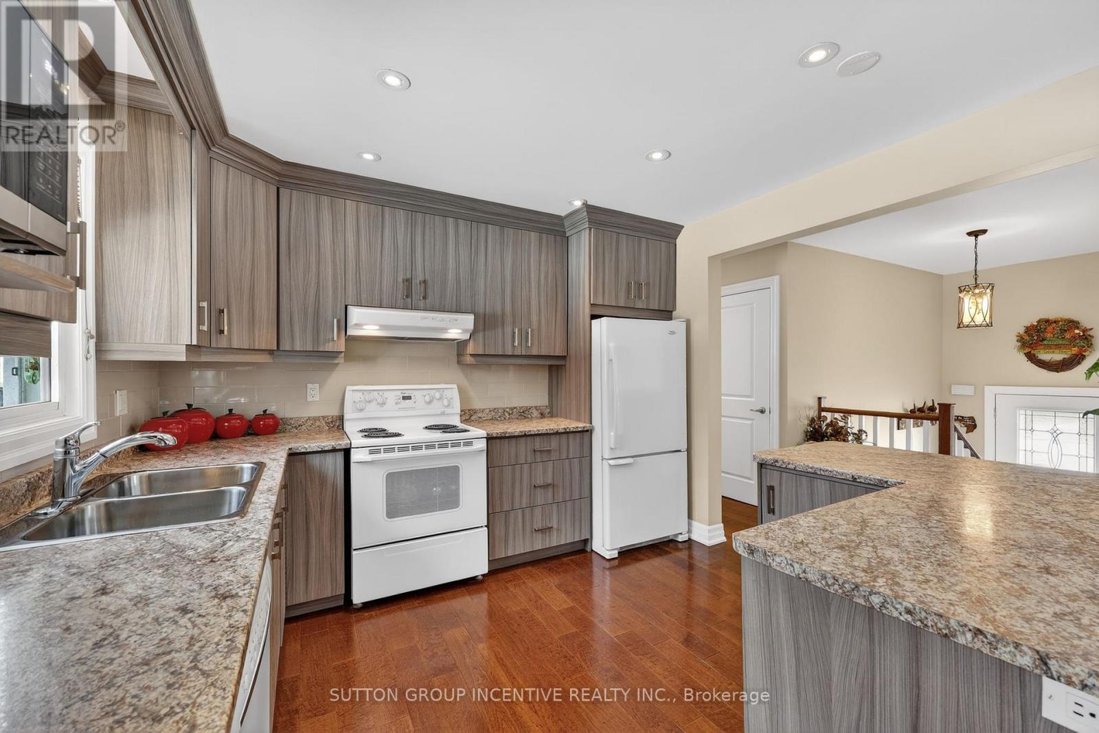 230 Edgehill Drive, Barrie, Ontario  L4N 7X1 - Photo 6 - S12846062