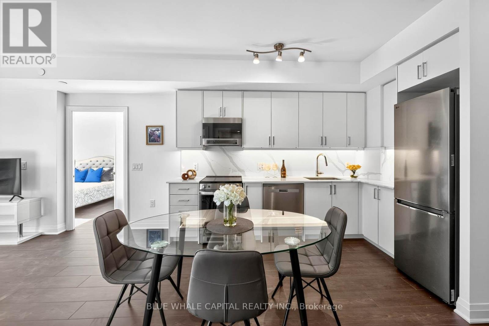 501 - 700 Sheppard Avenue W, Toronto, Ontario  M3H 0G5 - Photo 11 - C12955612