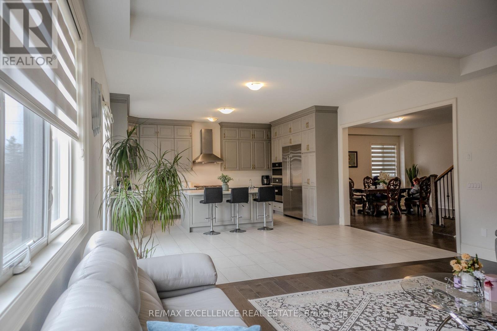 42 Cattail Crescent N, Hamilton, Ontario  L8B 1Z6 - Photo 12 - X12953080