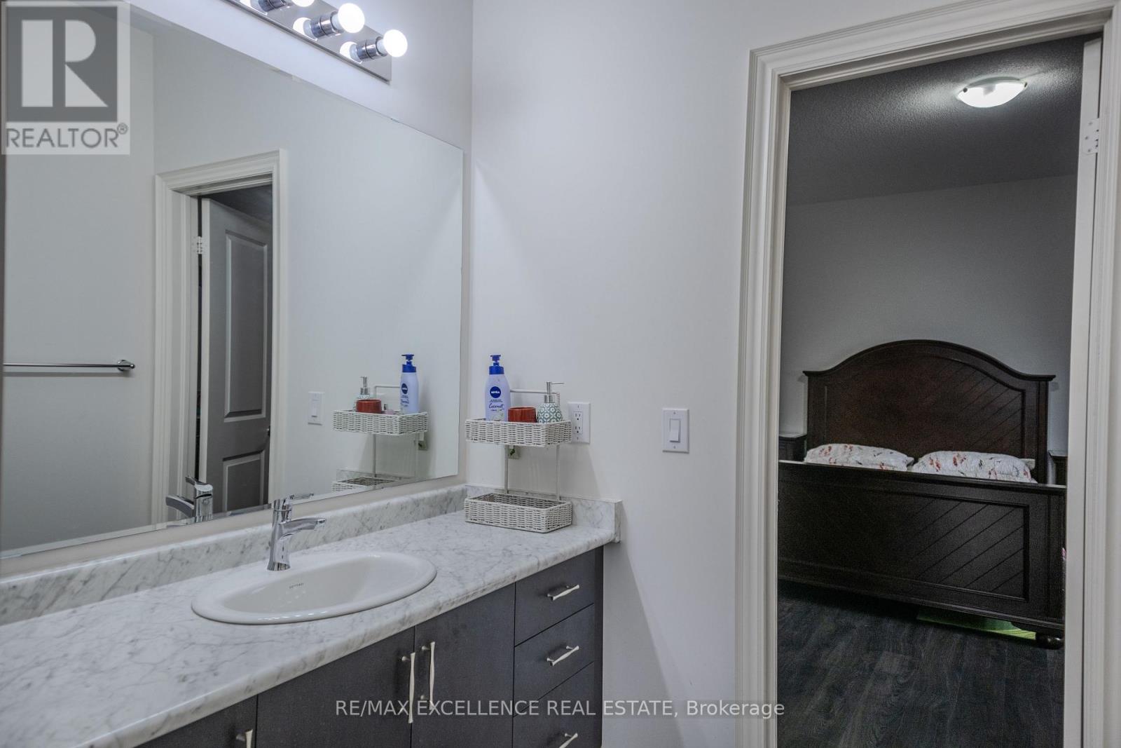 42 Cattail Crescent N, Hamilton, Ontario  L8B 1Z6 - Photo 37 - X12953080