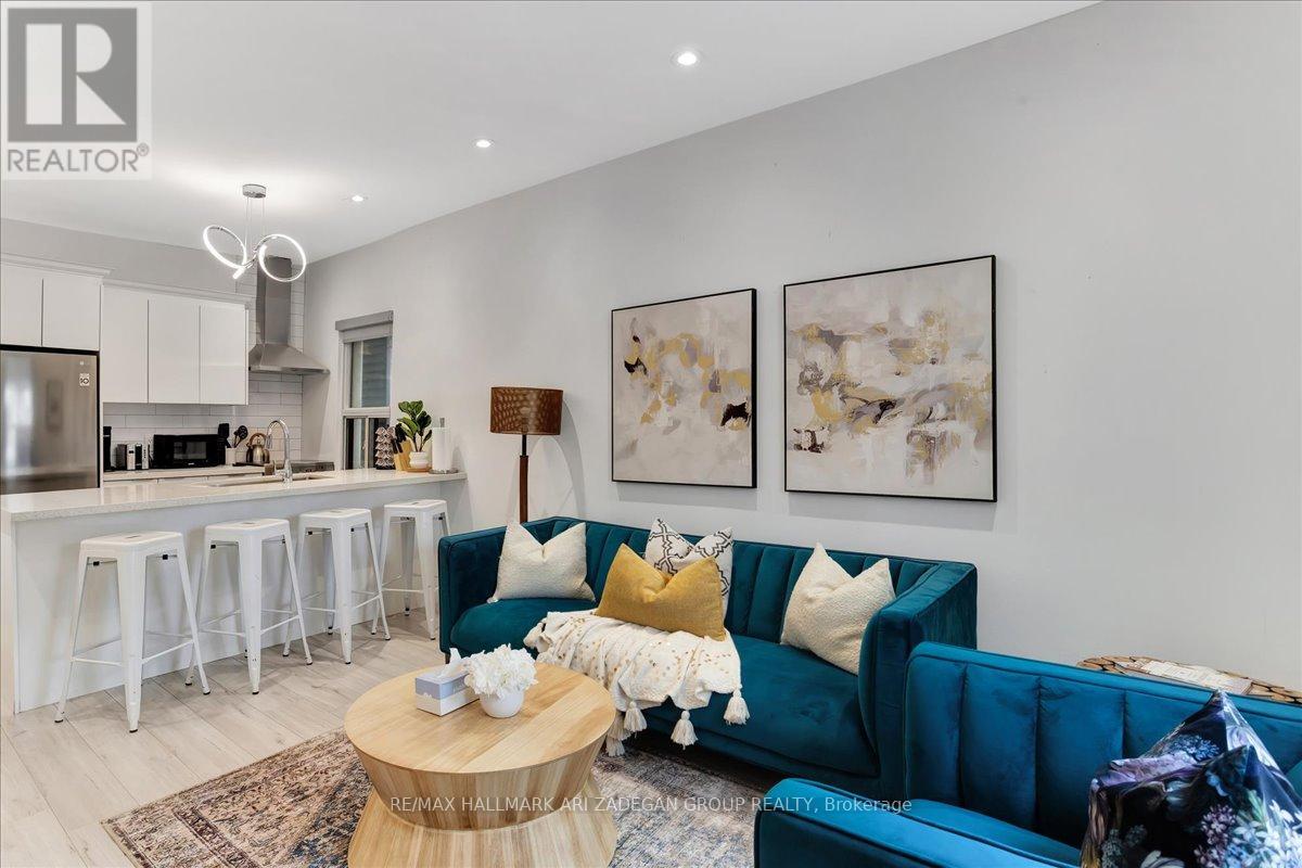 MAIN FL - 138 BOOTH AVENUE, Toronto, Ontario