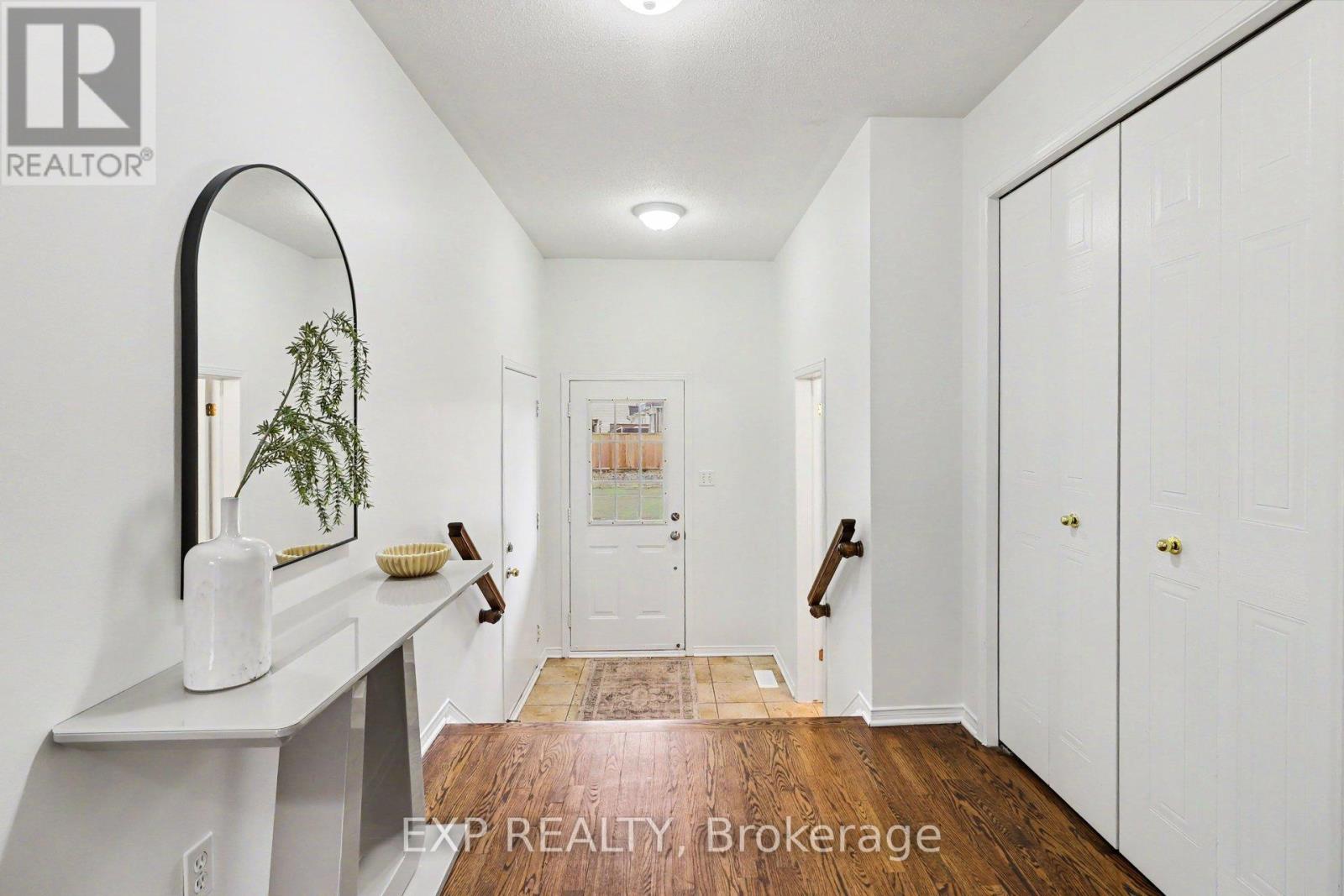 6322 Sablewood Place, Ottawa, Ontario  K1C 7M6 - Photo 5 - X12955424