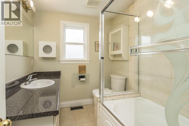 215 Eighth Avenue, New Westminster, British Columbia  V3L 1Y1 - Photo 13 - R3093512