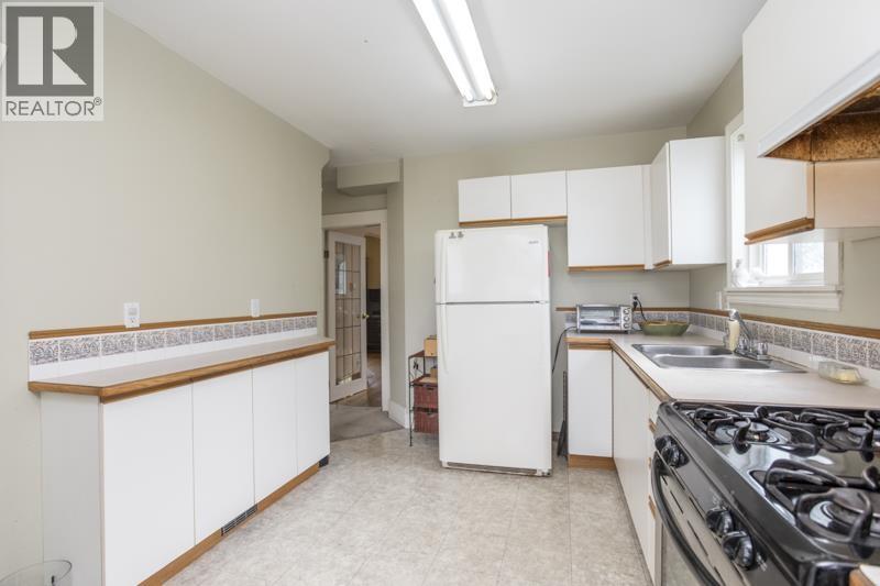 215 Eighth Avenue, New Westminster, British Columbia  V3L 1Y1 - Photo 9 - R3093512