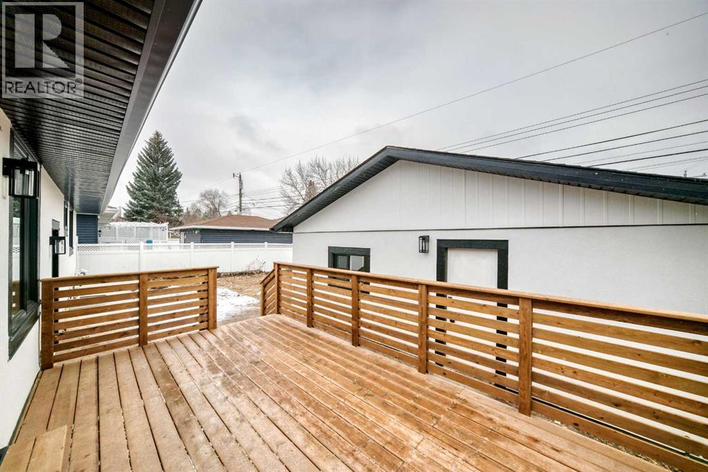 1256 Lake Twintree Drive Se, Calgary, Alberta  T2J 2T2 - Photo 13 - A2296481