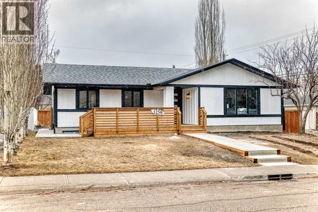 1256 Lake Twintree Drive SE, Calgary, Alberta