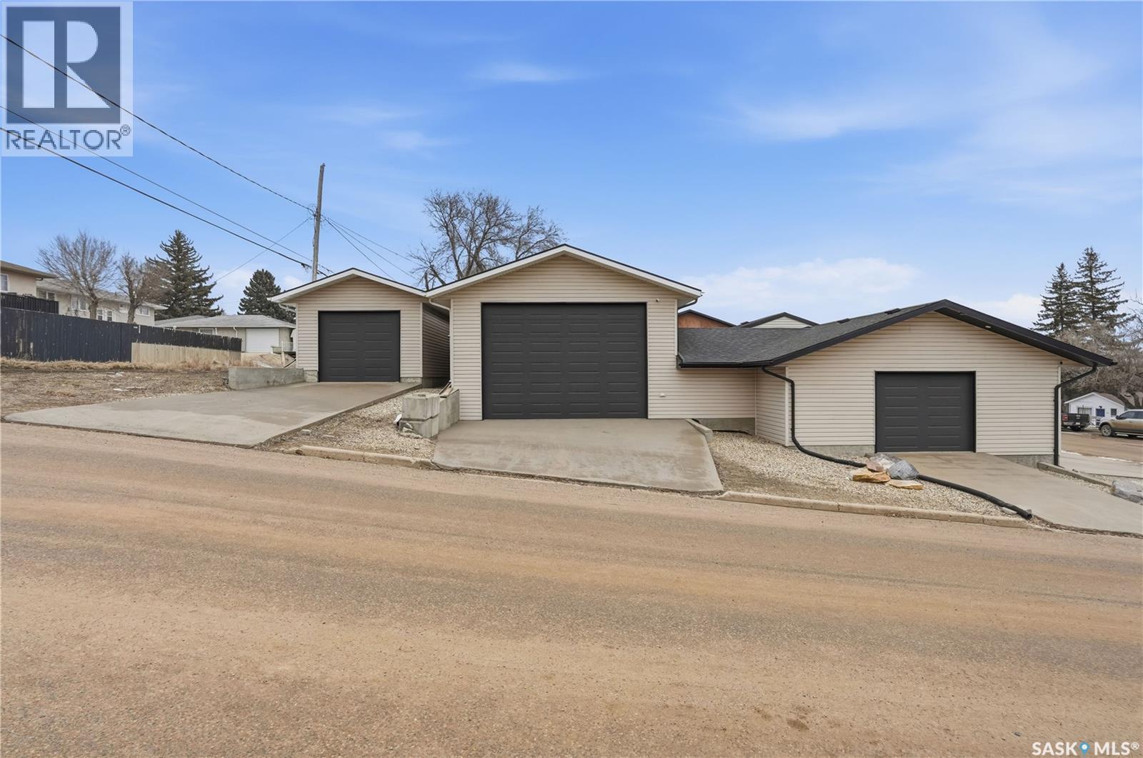 1068 Athabasca Street W, Moose Jaw, Saskatchewan  S6H 2E6 - Photo 39 - SK032007