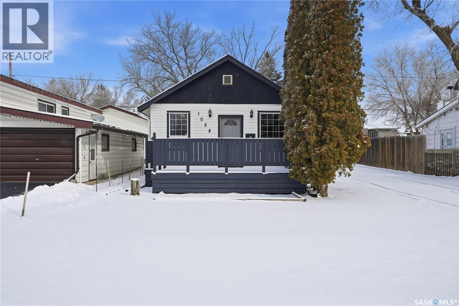 1058 Hochelaga STREET W, Moose Jaw, Saskatchewan