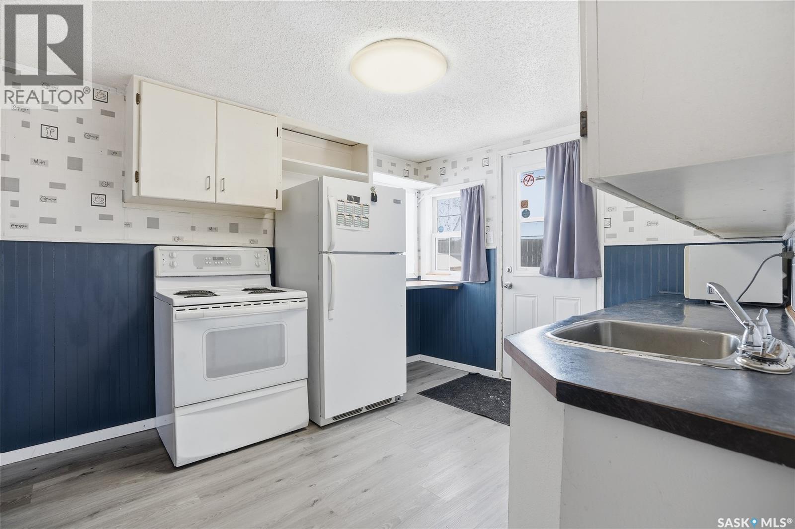 1058 Hochelaga Street W, Moose Jaw, Saskatchewan  S6H 2H9 - Photo 11 - SK031973