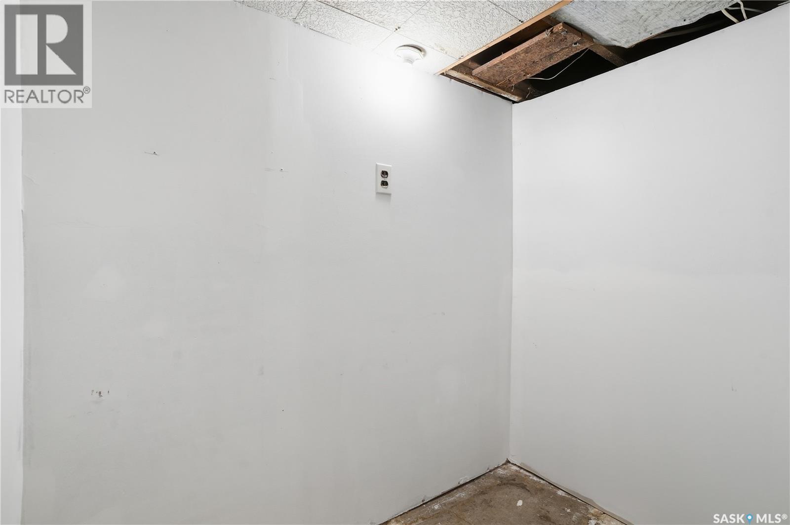 1058 Hochelaga Street W, Moose Jaw, Saskatchewan  S6H 2H9 - Photo 29 - SK031973