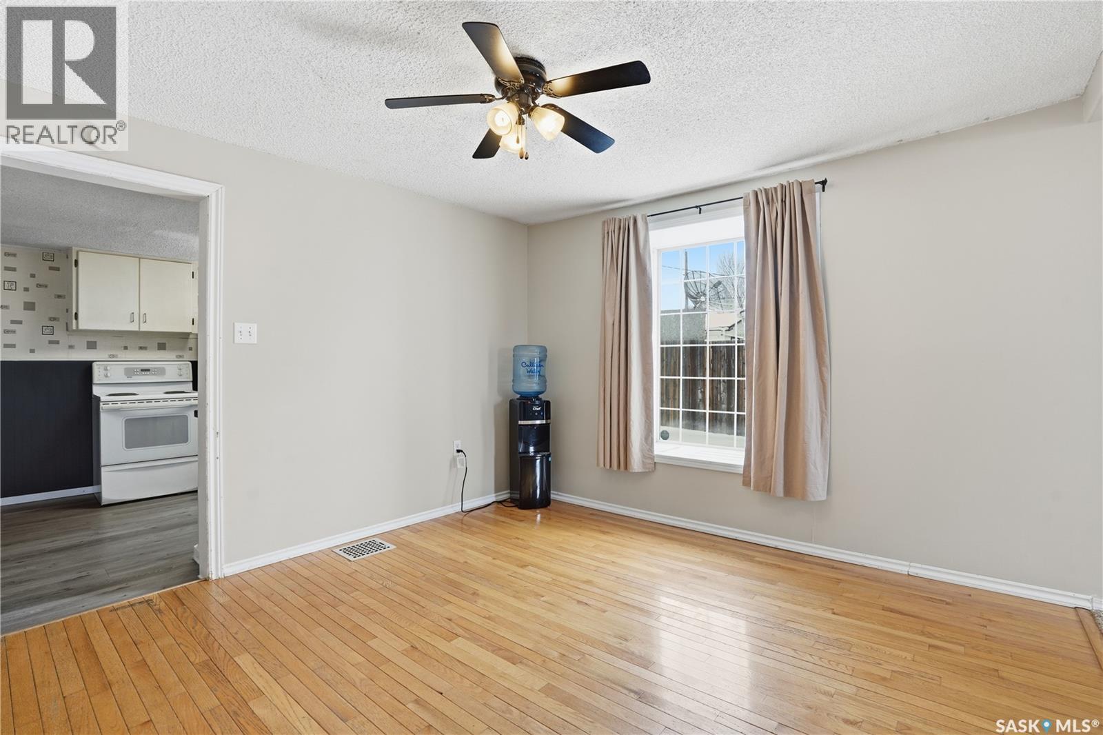 1058 Hochelaga Street W, Moose Jaw, Saskatchewan  S6H 2H9 - Photo 9 - SK031973