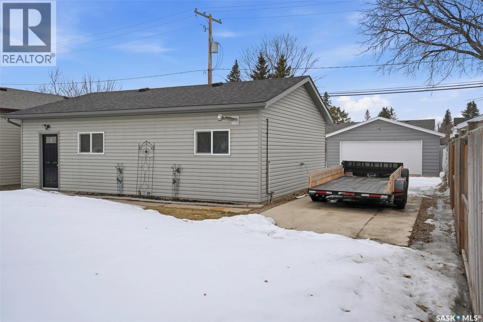 621 2nd Street S, Martensville, Saskatchewan  S0K 2T0 - Photo 3 - SK031972