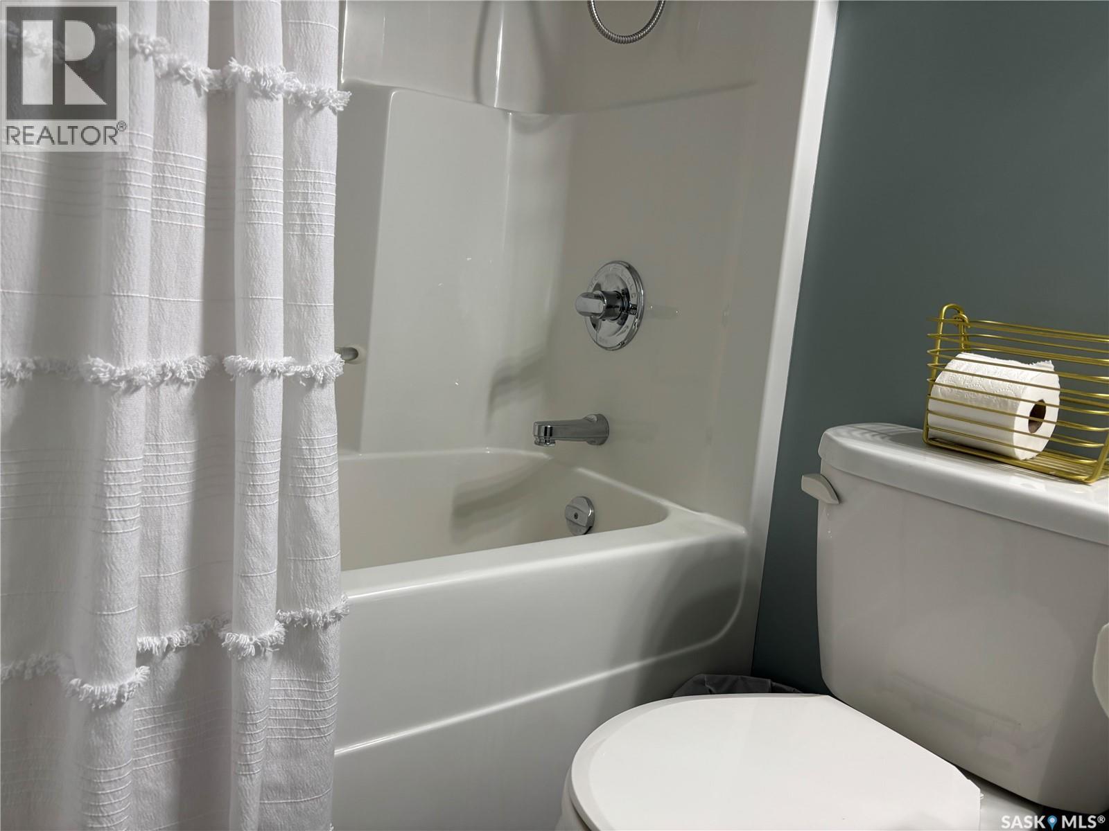 826 Lochwood Place, Swift Current, Saskatchewan  S9H 4W9 - Photo 11 - SK031964