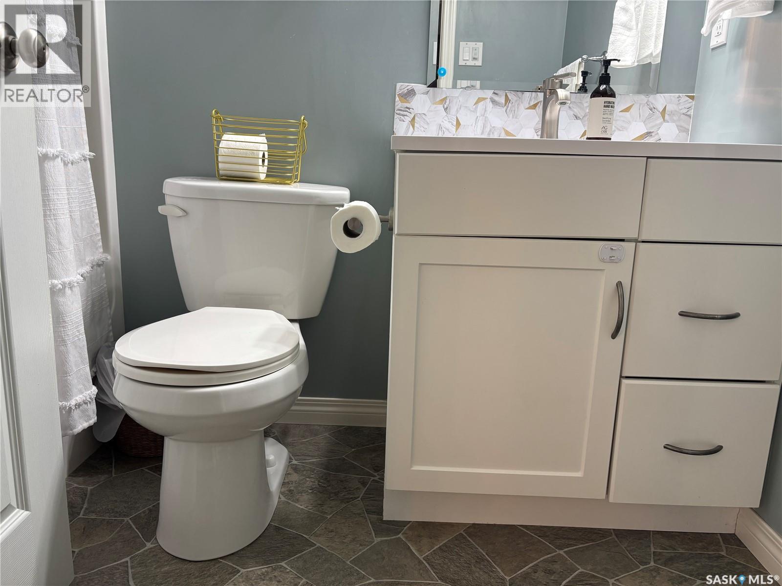 826 Lochwood Place, Swift Current, Saskatchewan  S9H 4W9 - Photo 12 - SK031964