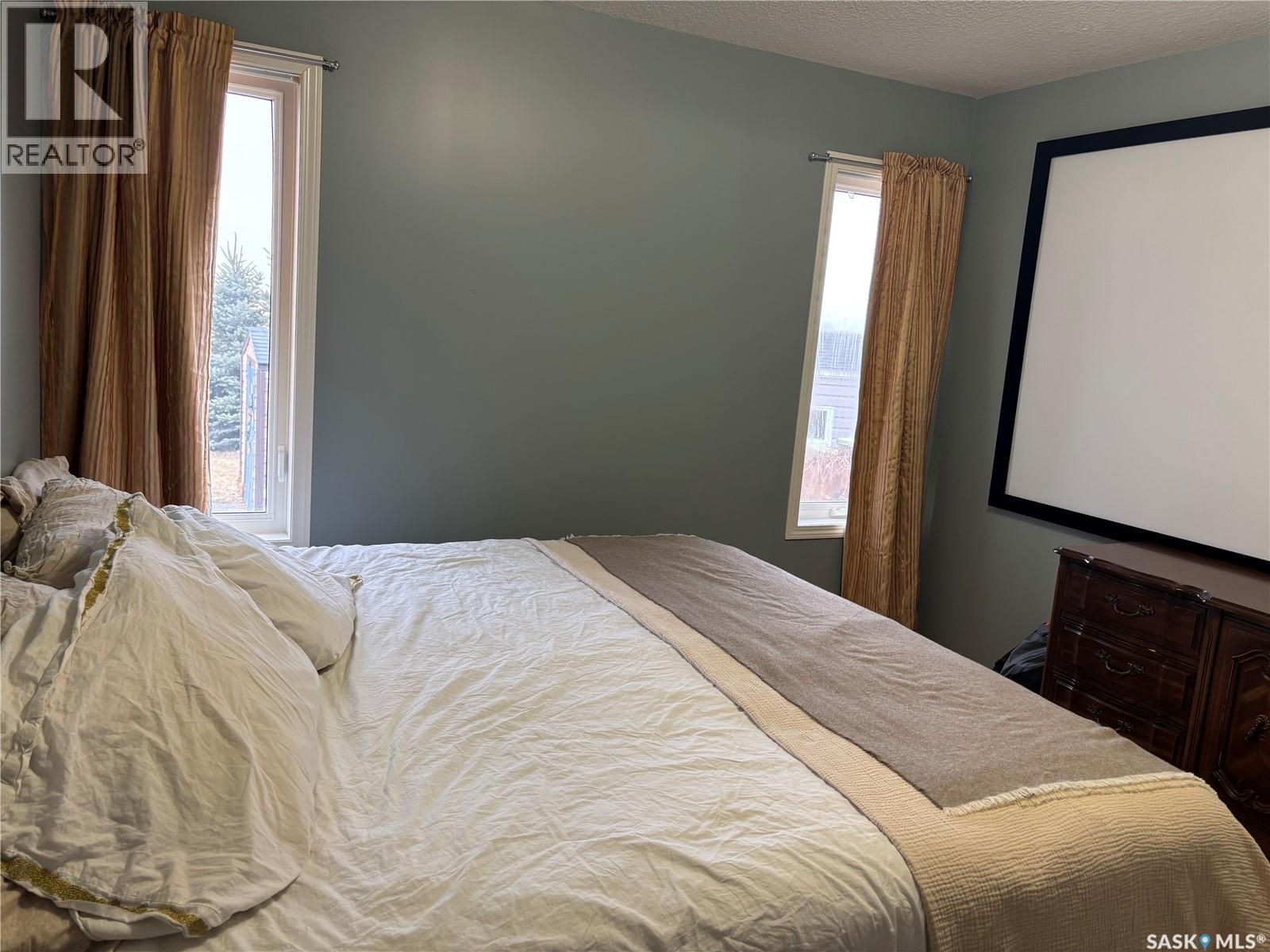 826 Lochwood Place, Swift Current, Saskatchewan  S9H 4W9 - Photo 8 - SK031964