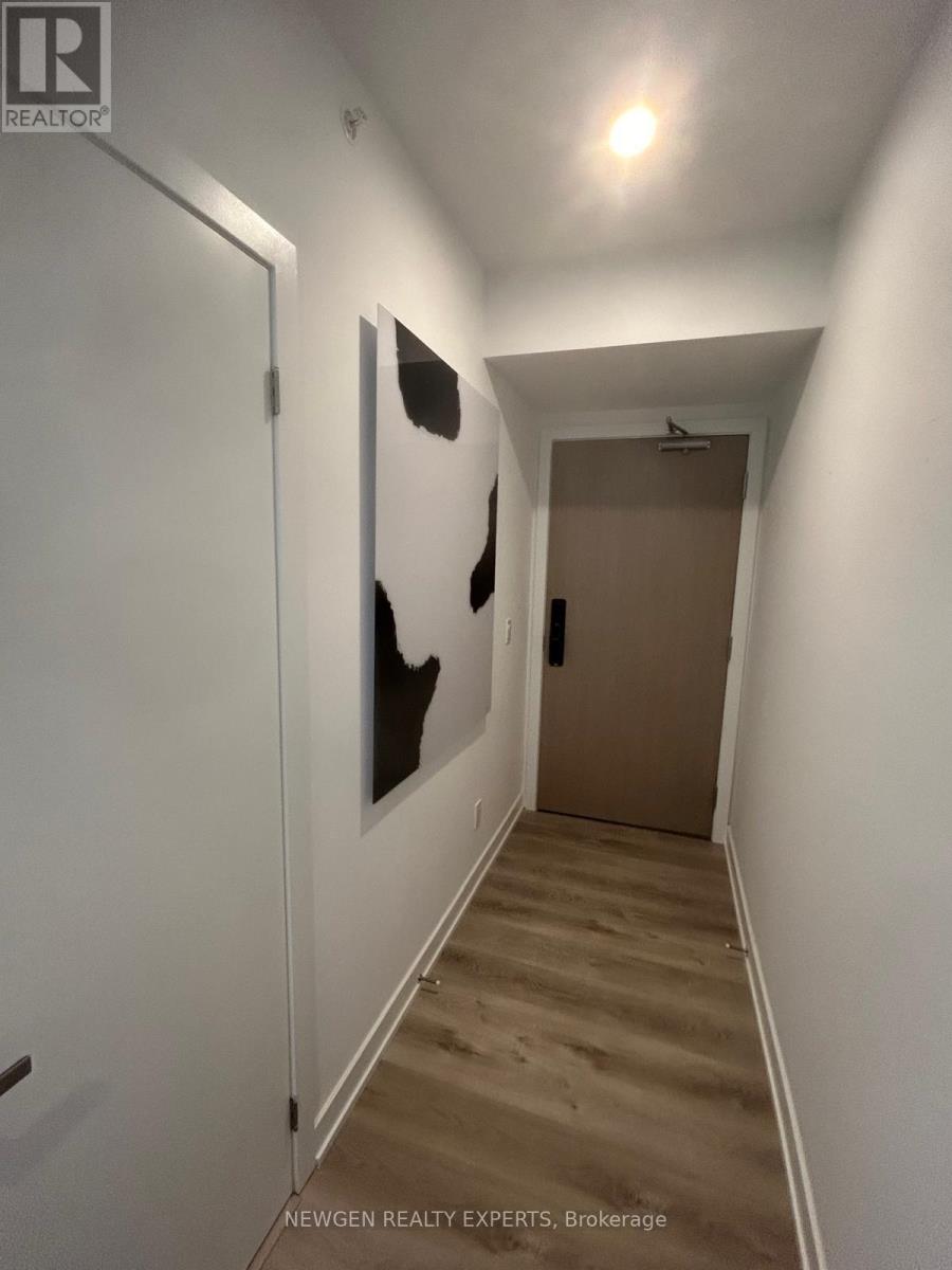 1602 - 370 Martha Street, Burlington, Ontario  L7R 0G9 - Photo 2 - W12955624