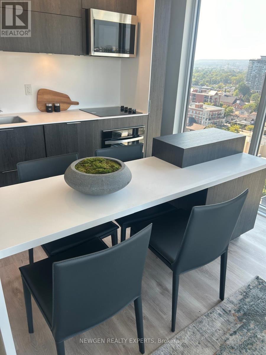 1602 - 370 Martha Street, Burlington, Ontario  L7R 0G9 - Photo 5 - W12955624