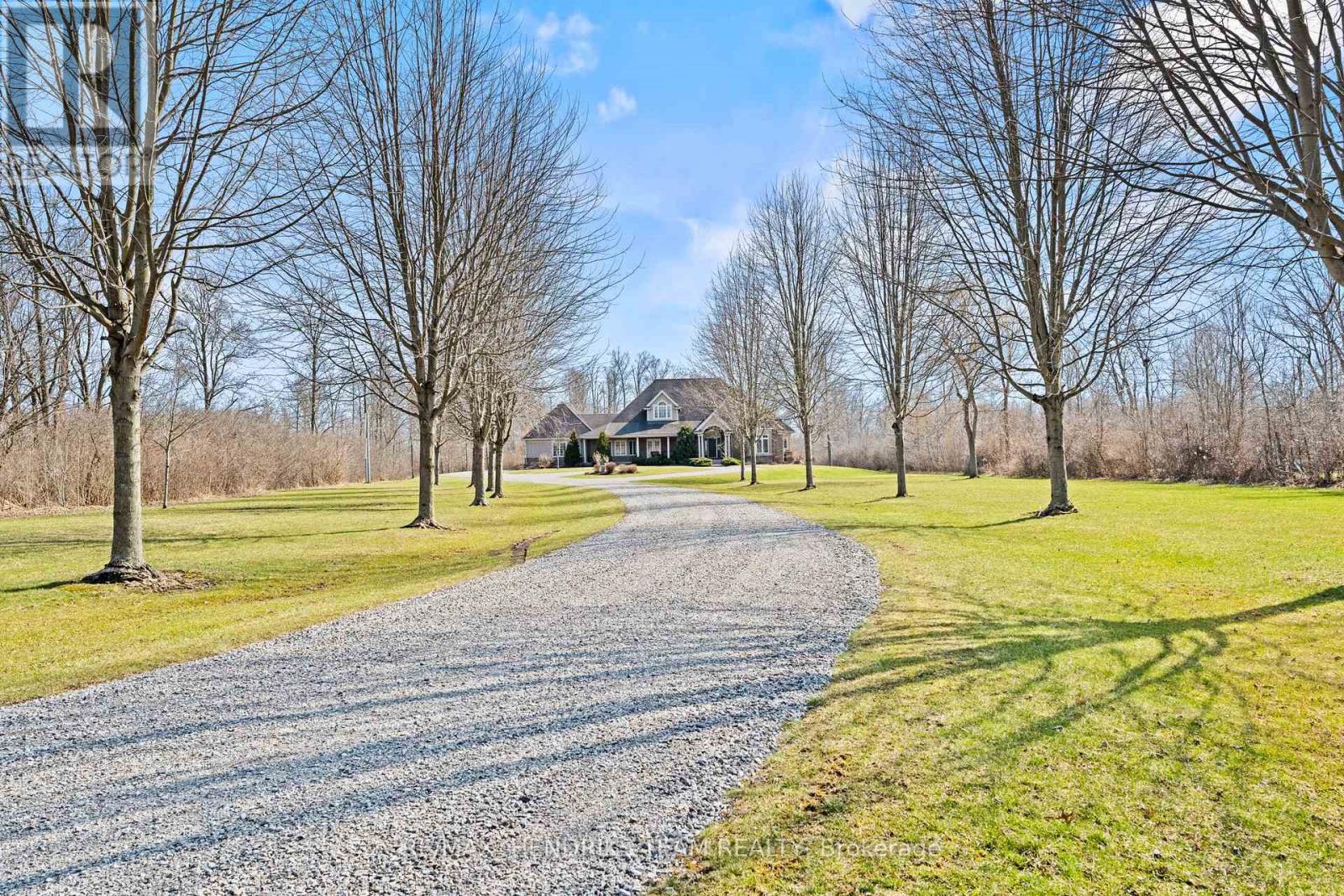 5045 Michener Road, Fort Erie, Ontario  L0S 1R0 - Photo 2 - X12947088