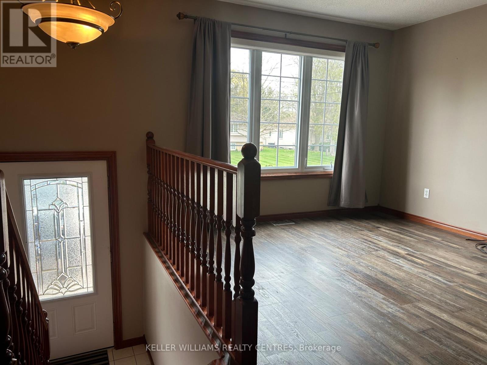 306 Mckellar Street, Strathroy-Caradoc, Ontario  N7G 2Y5 - Photo 5 - X12955628