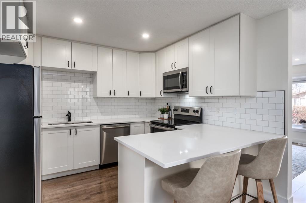 7806 20a Street Se, Calgary, Alberta  T2C 1Y5 - Photo 5 - A2292214