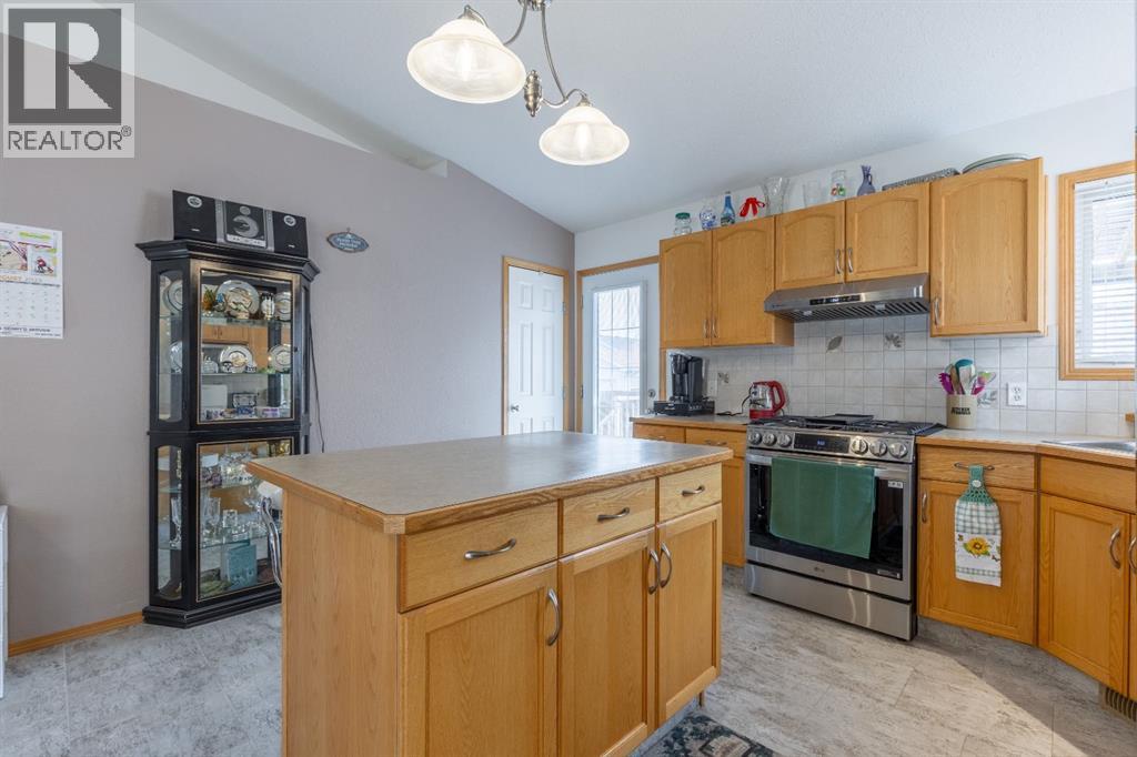 389 Kodiak Boulevard N, Lethbridge, Alberta  T1H 6T6 - Photo 11 - A2298821