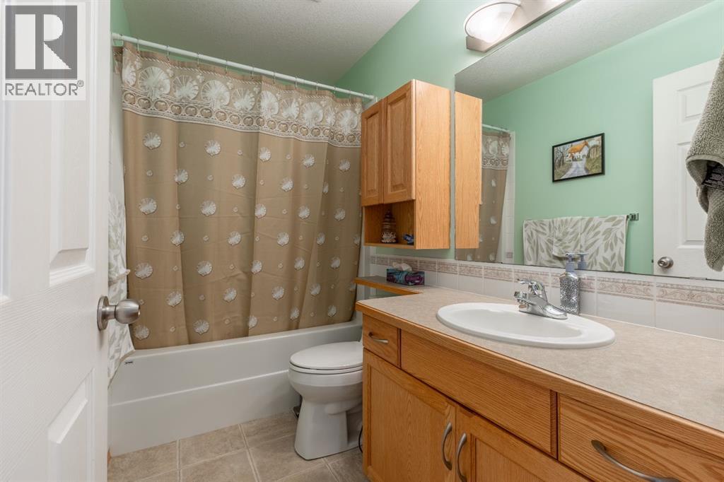 389 Kodiak Boulevard N, Lethbridge, Alberta  T1H 6T6 - Photo 16 - A2298821