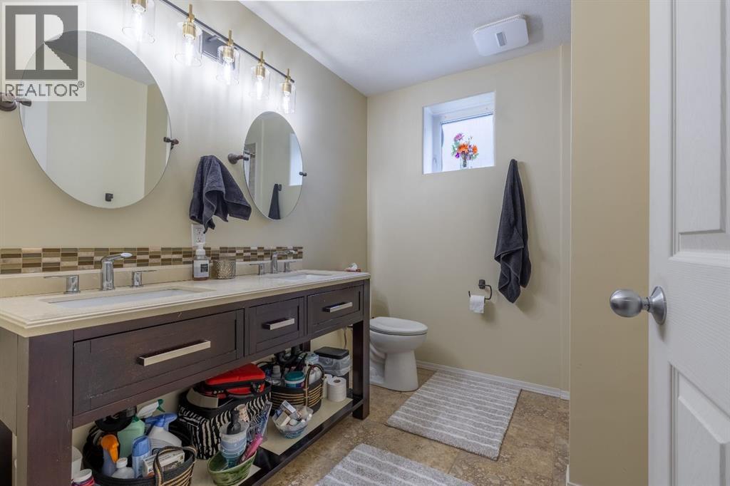 389 Kodiak Boulevard N, Lethbridge, Alberta  T1H 6T6 - Photo 27 - A2298821