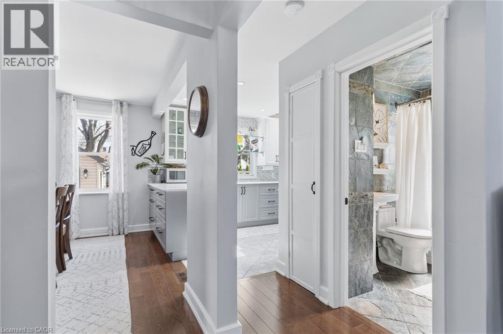 299 East 24th Street, Hamilton, Ontario  L8V 2Y7 - Photo 9 - 40814341