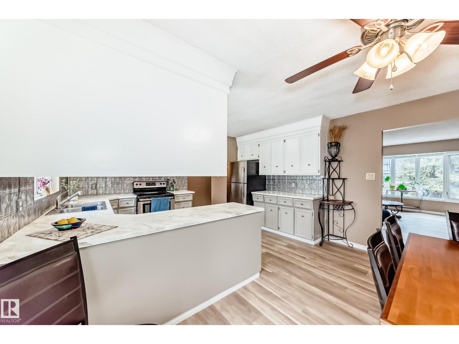 9813 152 St Nw, Edmonton, Alberta  T5P 1X2 - Photo 8 - E4480532