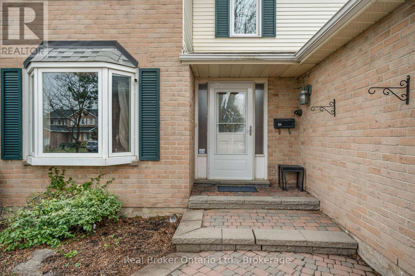 6366 Miller's Grove, Mississauga, Ontario  L5N 3M7 - Photo 4 - W12955318
