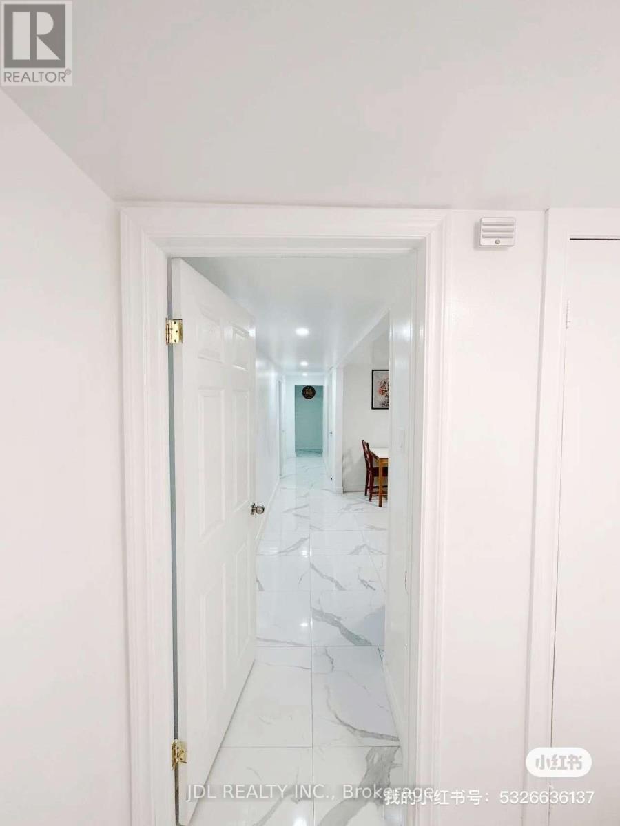 115 Mintwood Drive W, Toronto, Ontario  M2M 3A6 - Photo 4 - C12789760