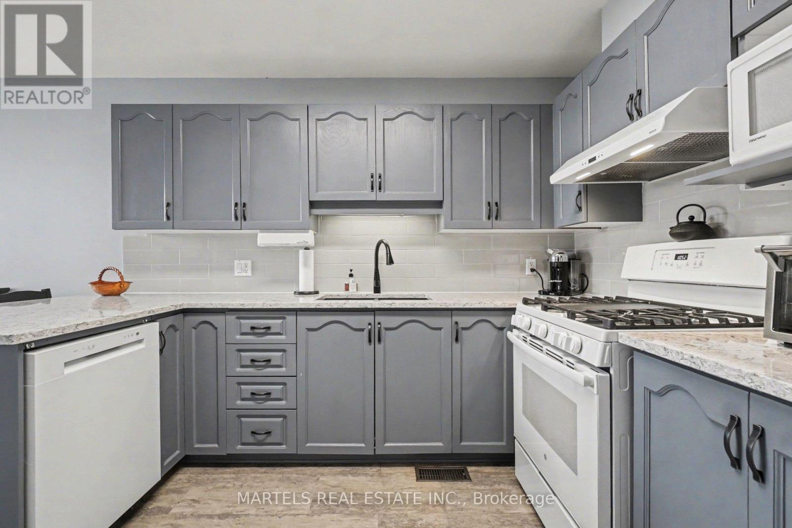 919 Markwick Crescent, Ottawa, Ontario  K4A 4J1 - Photo 8 - X12955288