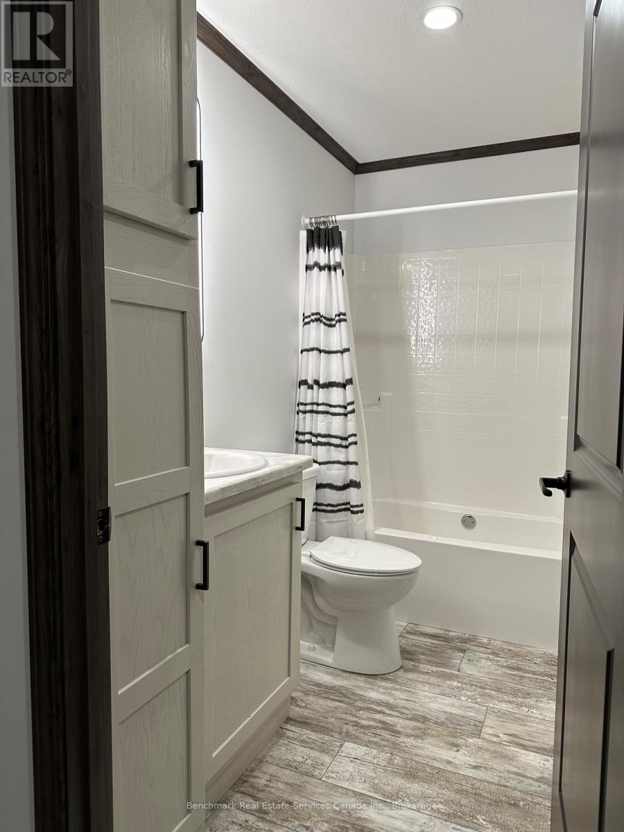 210 Spruce Drive, West Grey, Ontario N4N 3B8 - Photo 15 - X12955696