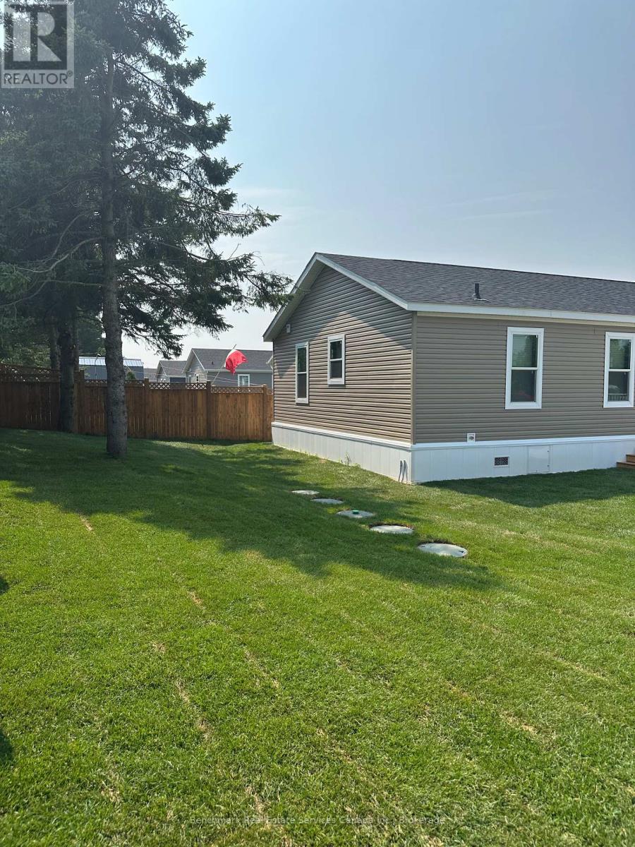 210 Spruce Drive, West Grey, Ontario N4N 3B8 - Photo 20 - X12955696