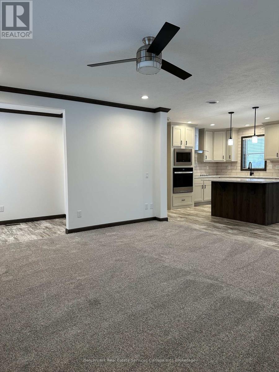 210 Spruce Drive, West Grey, Ontario N4N 3B8 - Photo 5 - X12955696