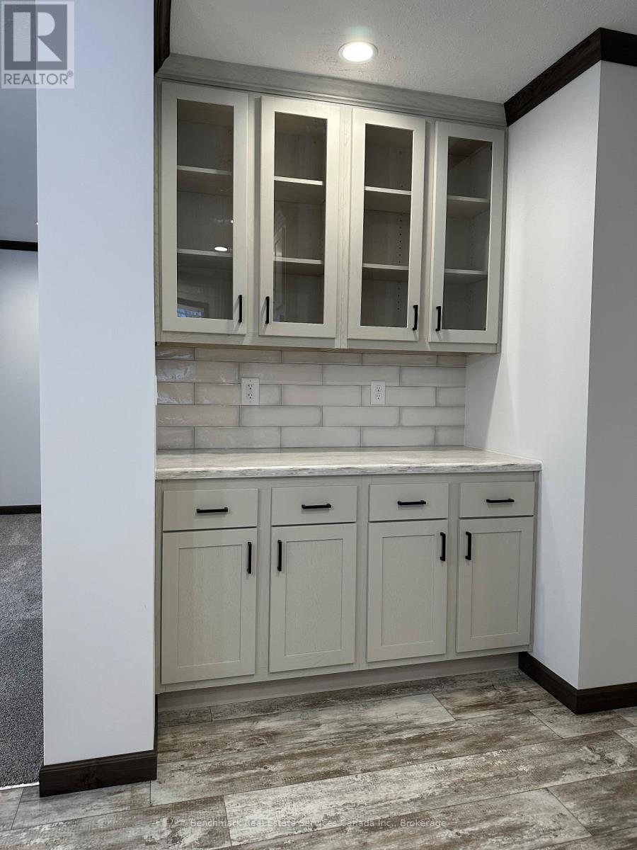 210 Spruce Drive, West Grey, Ontario N4N 3B8 - Photo 8 - X12955696